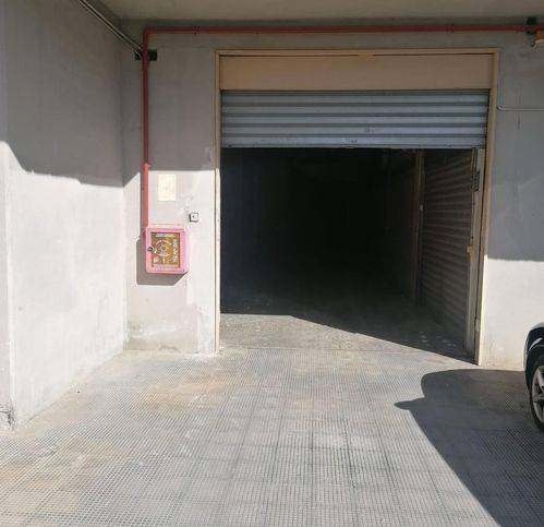 Box / garage a Battipaglia in Via T. De Divitiis - Foto 3