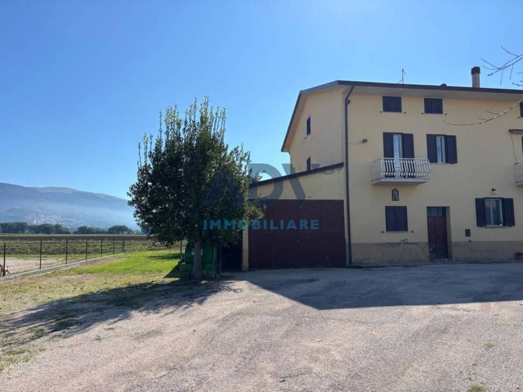 Casa indipendente a Assisi in Via Bastia, 51 - Foto 2