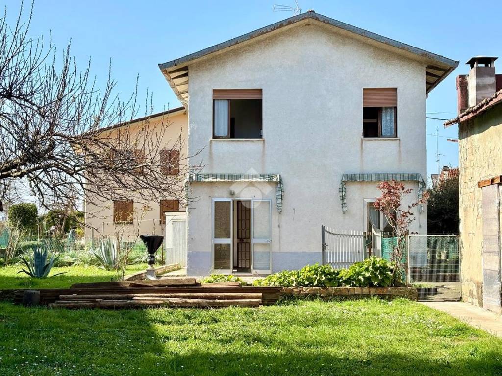 Villa a Santarcangelo di romagna in Via Tomba, 177 - Foto 2