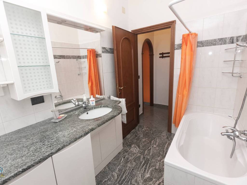 Appartamento a Genova in Via San Quirico, 32 - Foto 2
