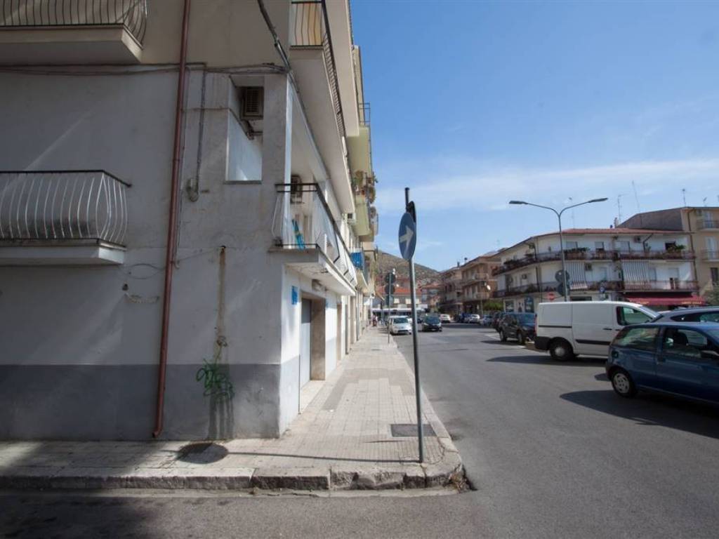 Immobile a Fondi in VIA TONIOLO - Foto 2