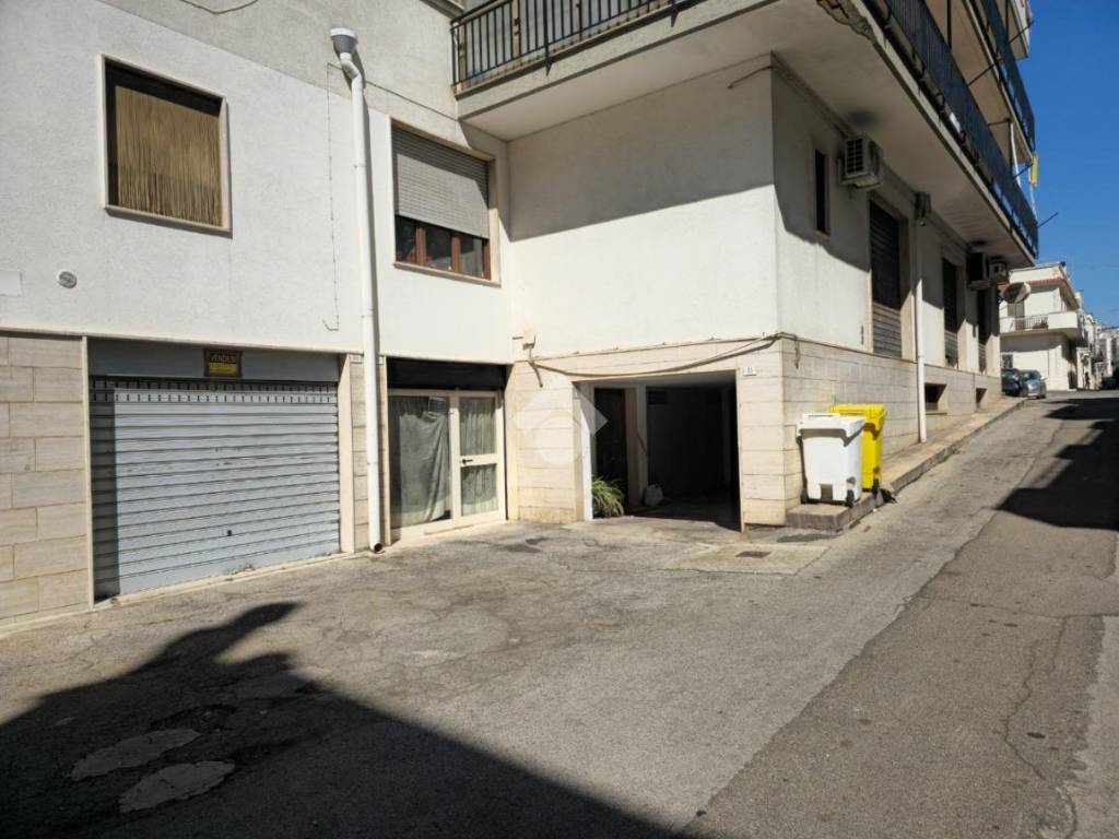 Box / garage a Ceglie messapica in Via Giuseppe Mazzini, 55 - Foto 2