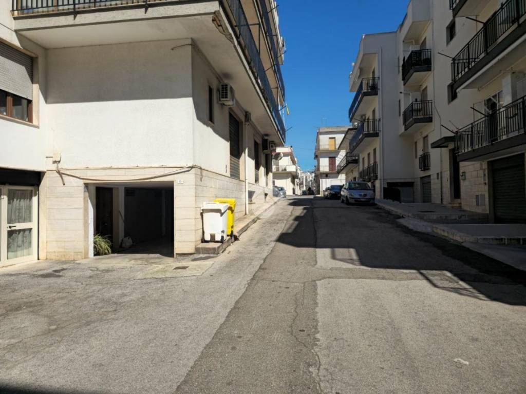 Box / garage a Ceglie messapica in Via Giuseppe Mazzini, 55 - Foto 3