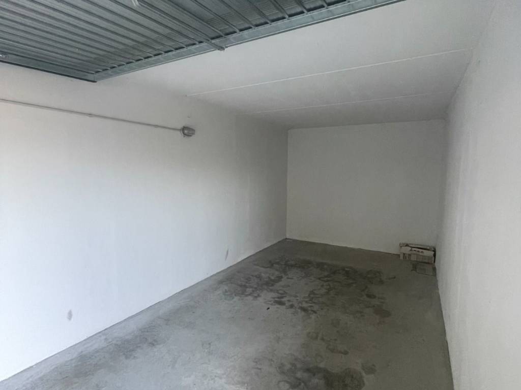 Box / garage a Costa volpino in Via Enrico Fermi, 12 - Foto 3