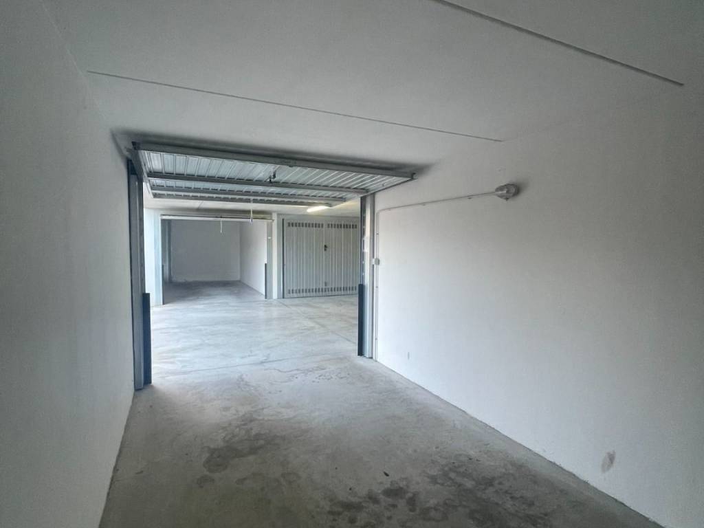 Box / garage a Costa volpino in Via Enrico Fermi, 12 - Foto 5