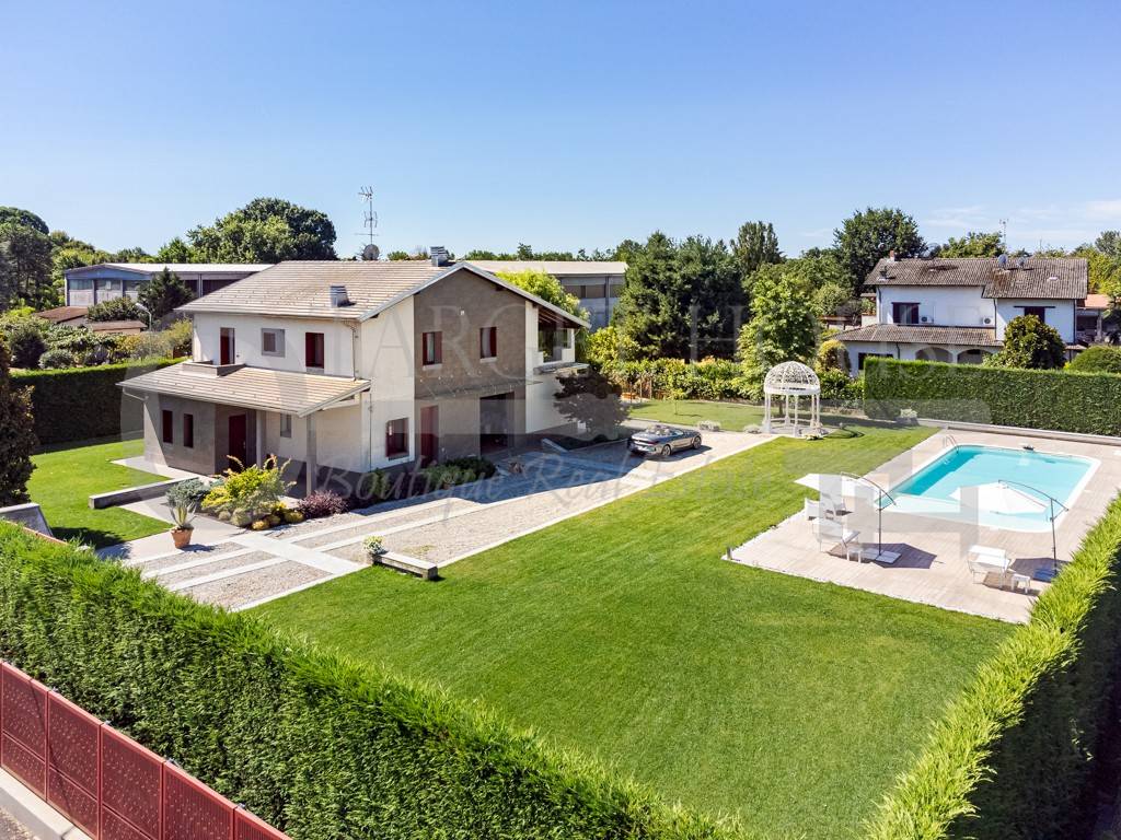 Villa a Robecco sul naviglio in Via Fratelli Bandiera, 31 - Foto 4