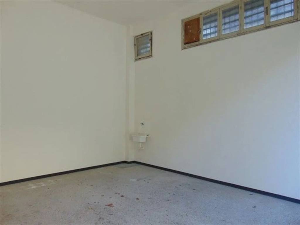 Box / garage a Loano in Via Aurelia S.N.C. - Foto 4