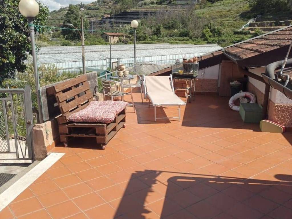Casa indipendente a Vallecrosia in Strada Provinciale, 33 - Foto 2