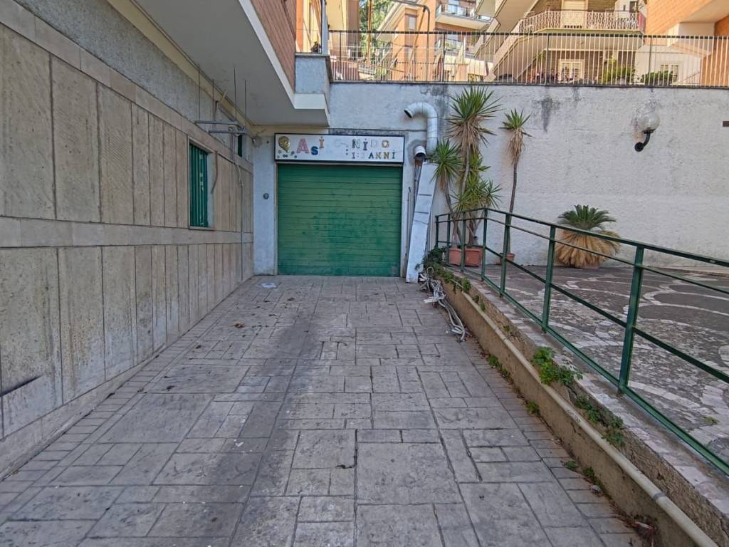 Box / garage a Tivoli in Via Francesco Bulgarini, 21 - Foto 2