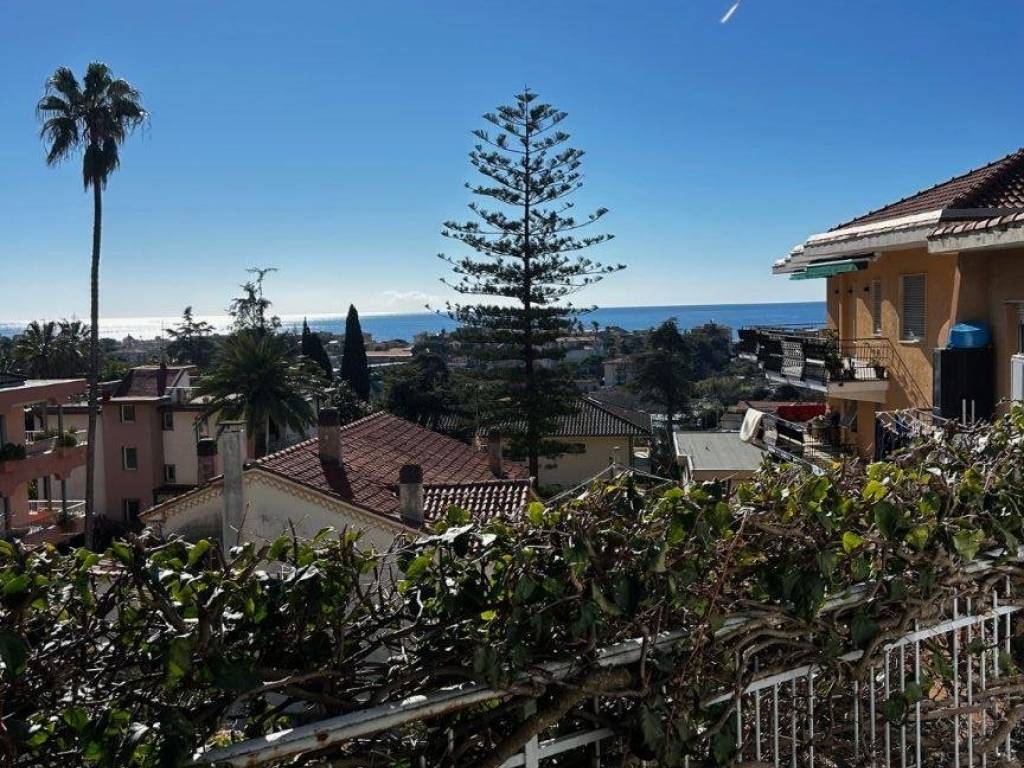 Villa a Vallecrosia in Via Poggio Ponente - Foto 2