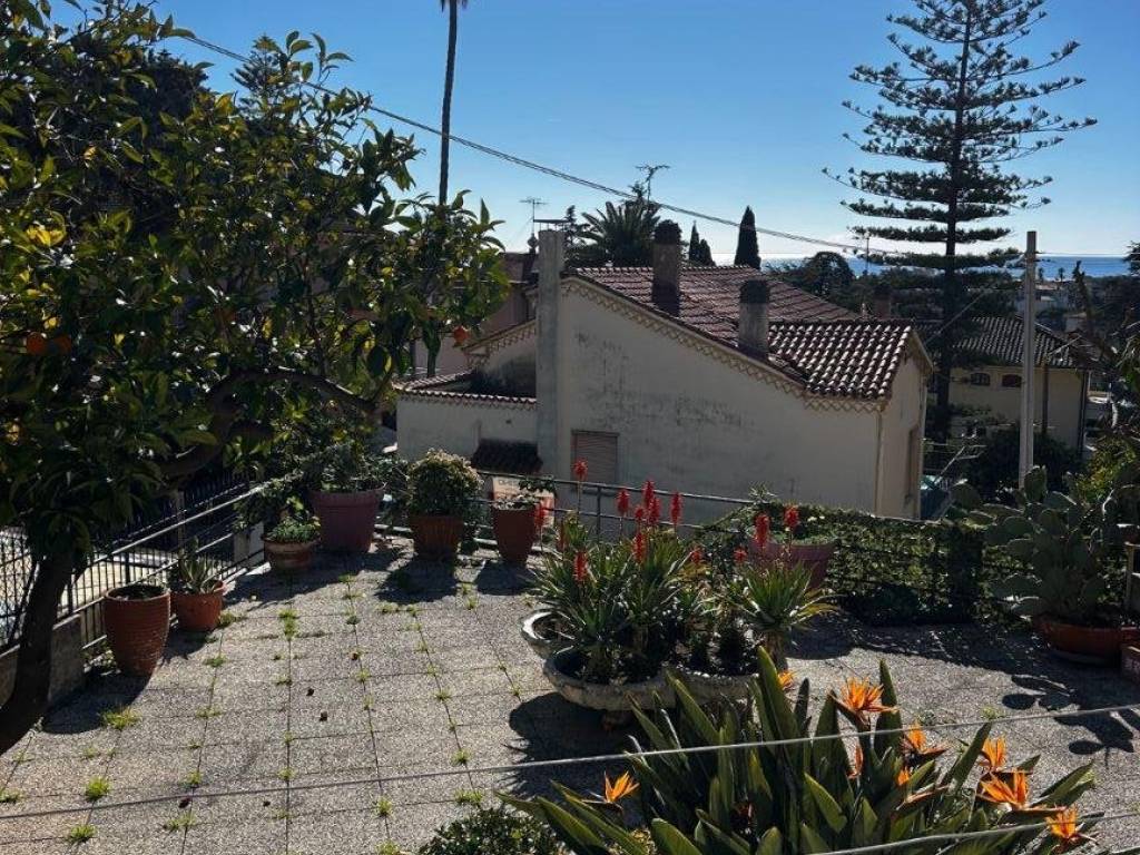 Villa a Vallecrosia in Via Poggio Ponente - Foto 3