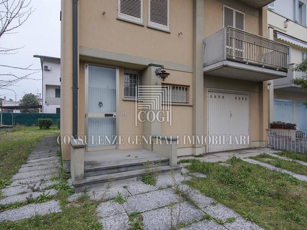 Casa indipendente a Massa lombarda in Via Dini e Salvalai, 53 - Foto 2