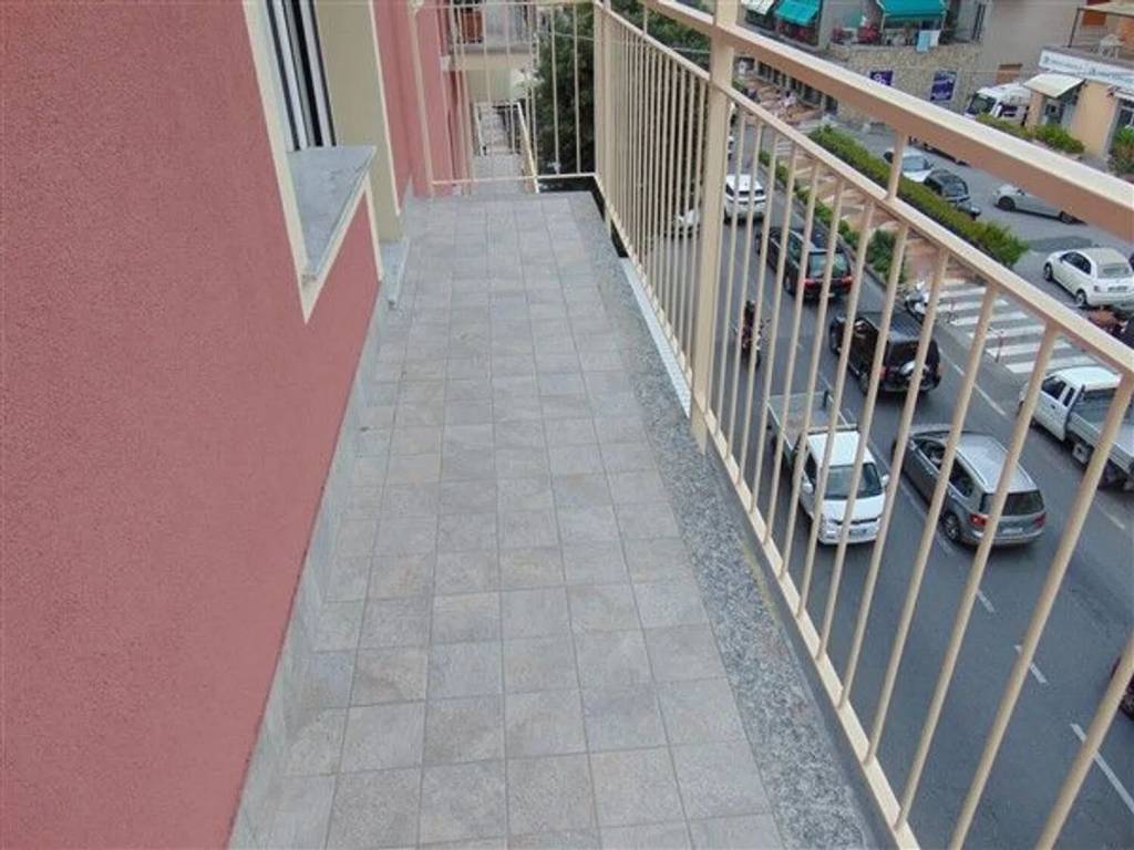 Appartamento a Loano in Via Aurelia, 105 - Foto 2