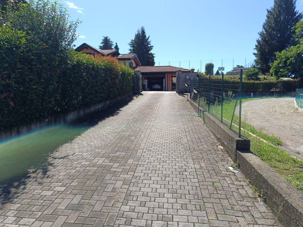 Villa a Gavirate in Viale Ticino - Foto 2