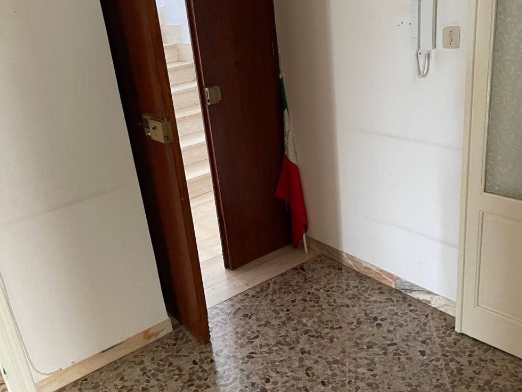 Appartamento a Ceglie messapica in Via Cosenza - Foto 2