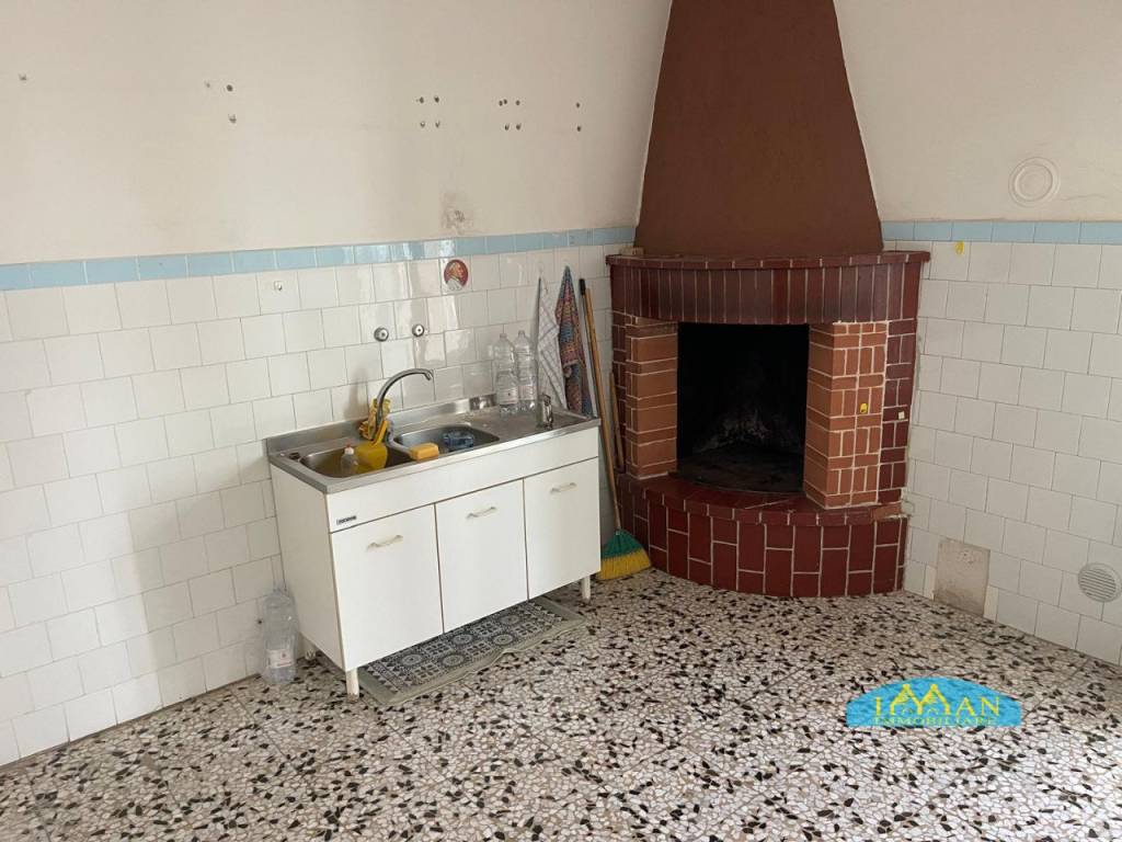 Appartamento a Ceglie messapica in Via Cosenza - Foto 5