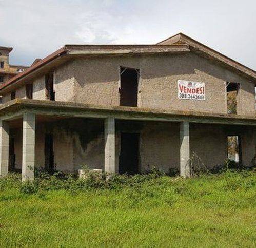 Villa a Aprilia in Via Lampione - Foto 2