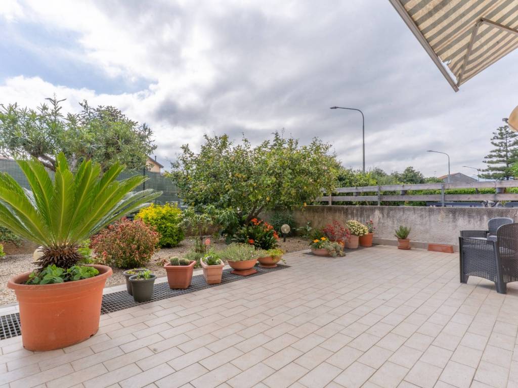 Appartamento a Albenga in Via Silvio Bonfante, 23 - Foto 2