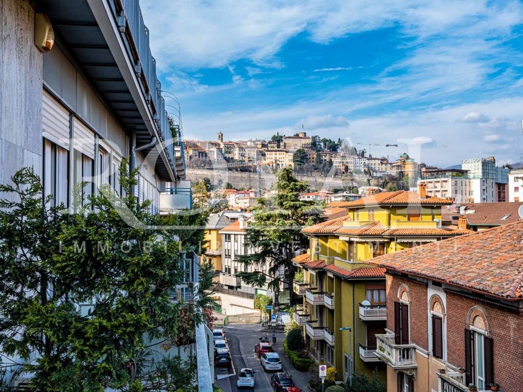 Appartamento a Bergamo in Via Francesco Cucchi - Foto 2