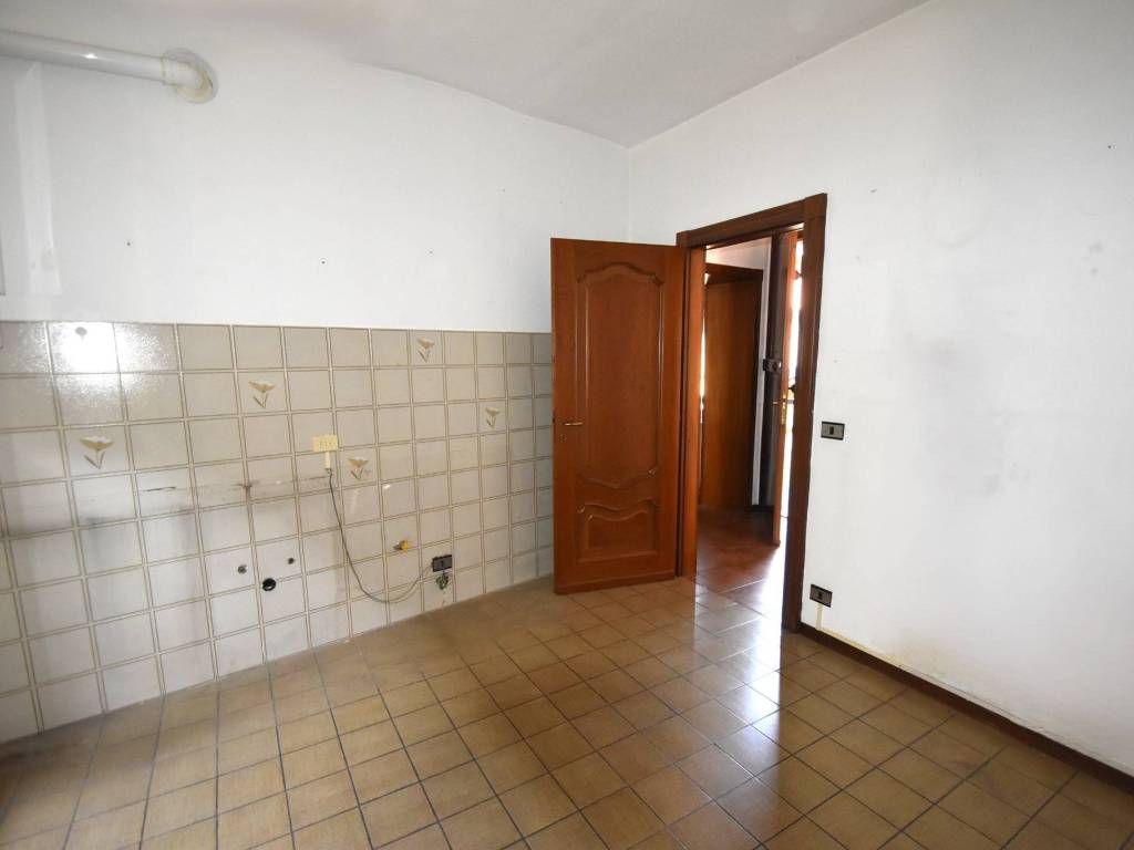 Appartamento a Vercelli in Via Rodolfo Gattinara di Zubiena - Foto 5