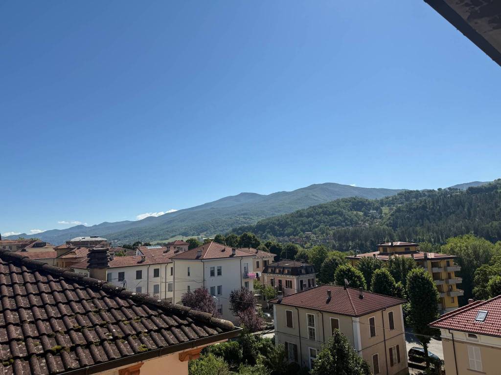Appartamento a Borgo val di taro in Via Montegrappa - Foto 2