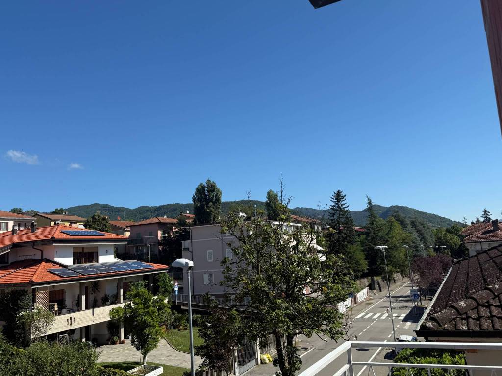 Appartamento a Borgo val di taro in Via Montegrappa - Foto 3