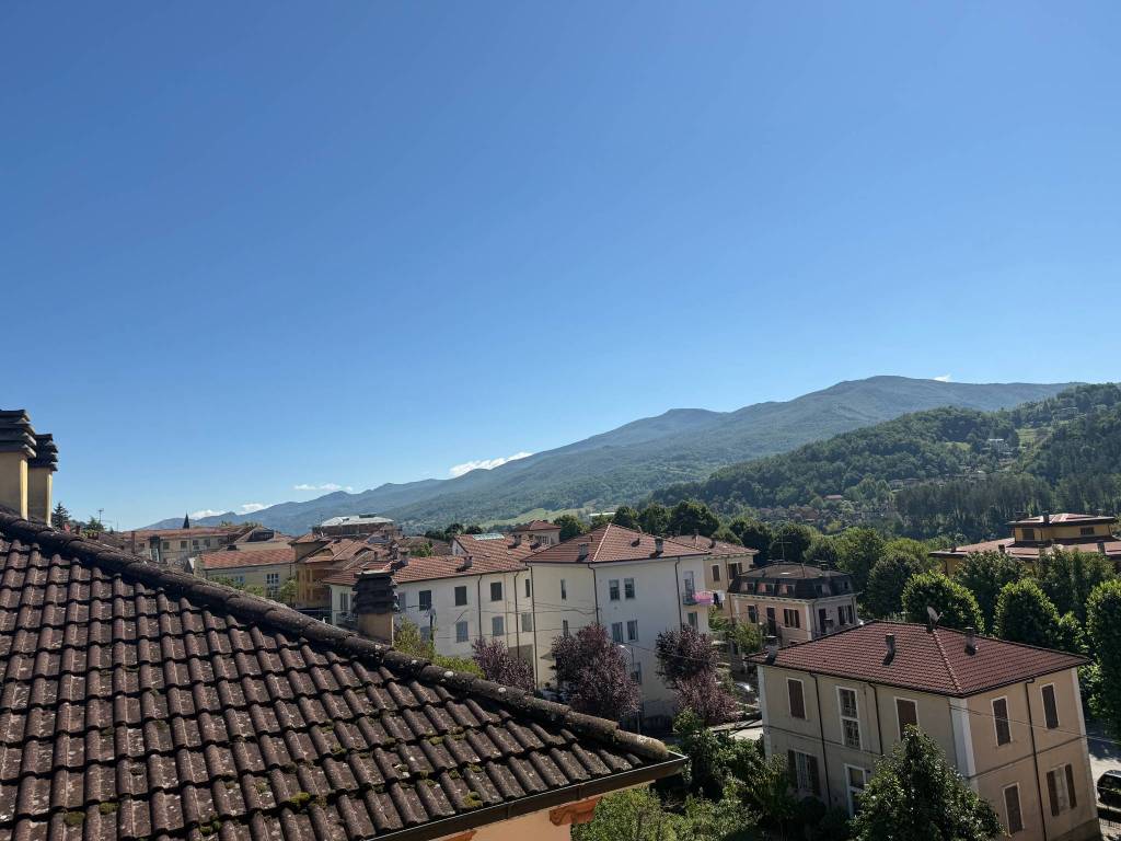 Appartamento a Borgo val di taro in Via Montegrappa - Foto 5