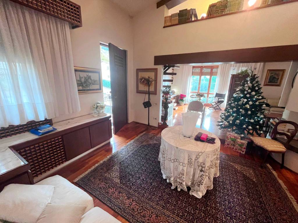 Villa a Prato in Via Gaetano Salvemini - Foto 2