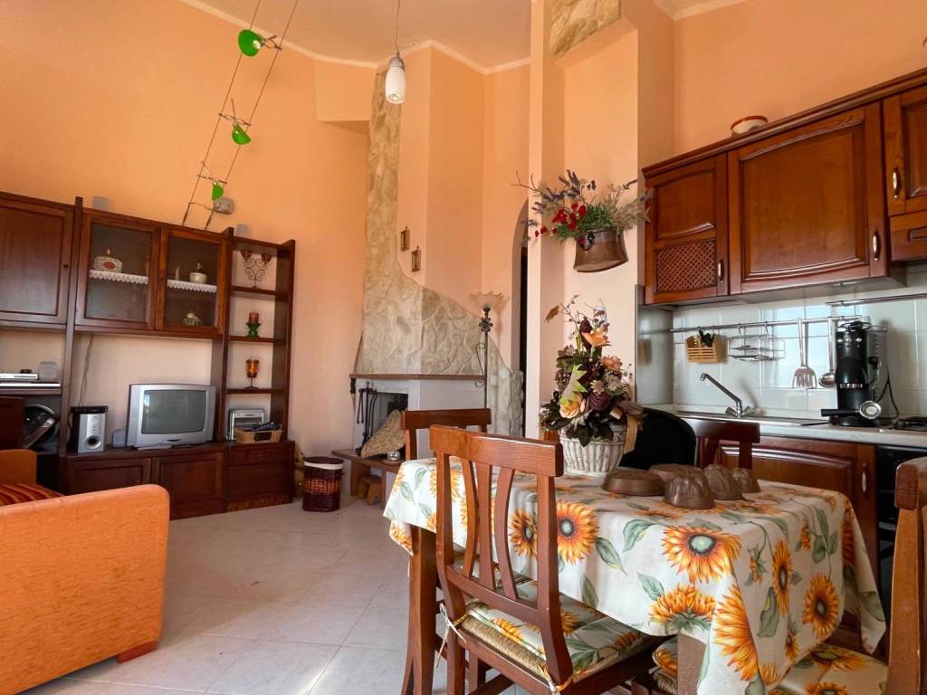 Appartamento a Lenola in Via Carduso - Foto 2
