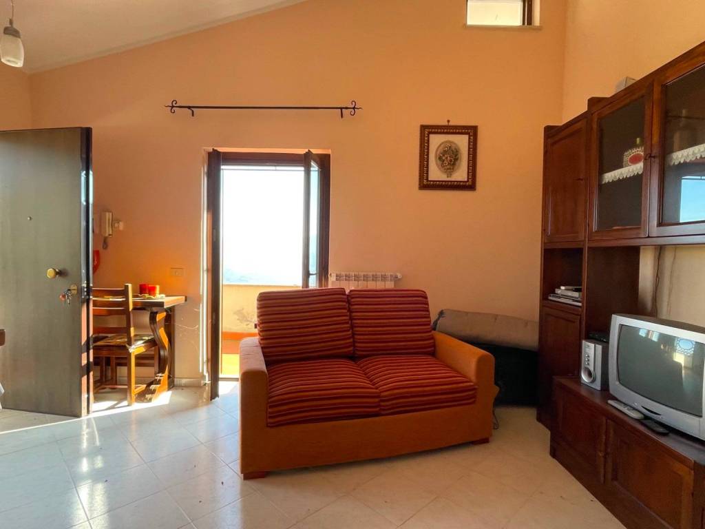 Appartamento a Lenola in Via Carduso - Foto 5