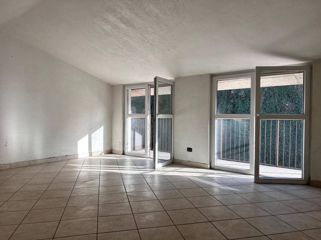 Attico / mansarda a Azzate in Via Piave, 50 - Foto 2