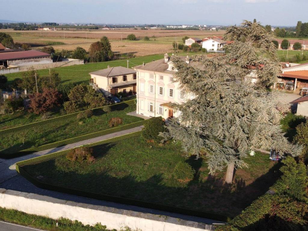 Appartamento a Pinerolo in Via del Valentino, 43 - Foto 2
