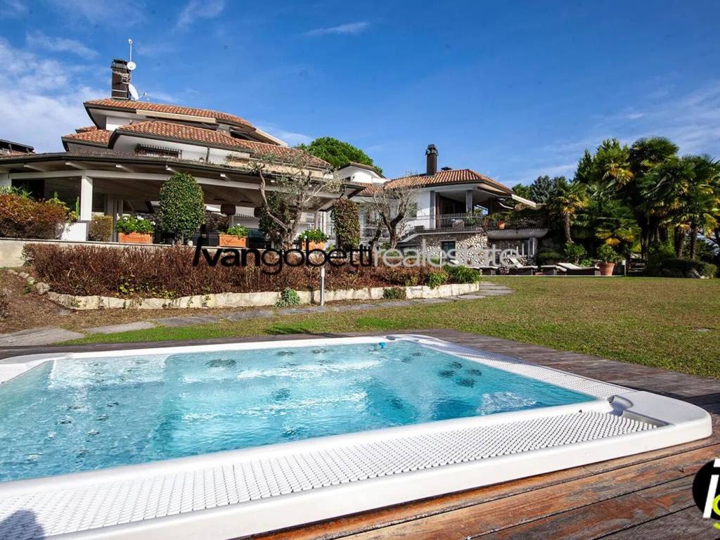 Villa a Besozzo in Via Monte Grappa S.N.C. - Foto 2