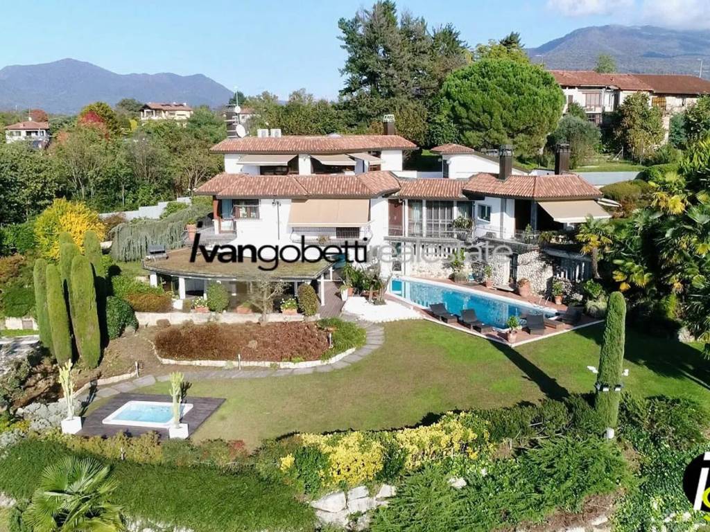 Villa a Besozzo in Via Monte Grappa S.N.C. - Foto 3