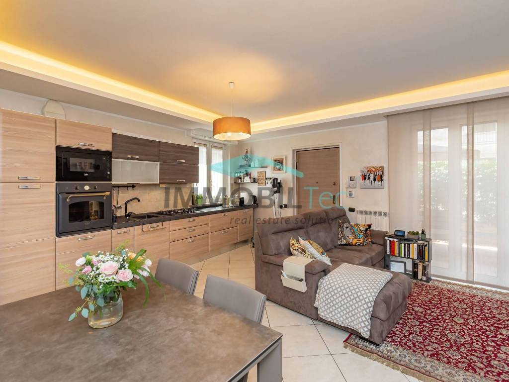 Appartamento a Saronno in Via Don Silvio Marzorati - Foto 2