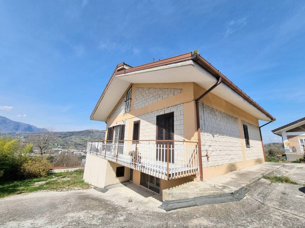 Villa a Manocalzati in Via San Prisco - Foto 2