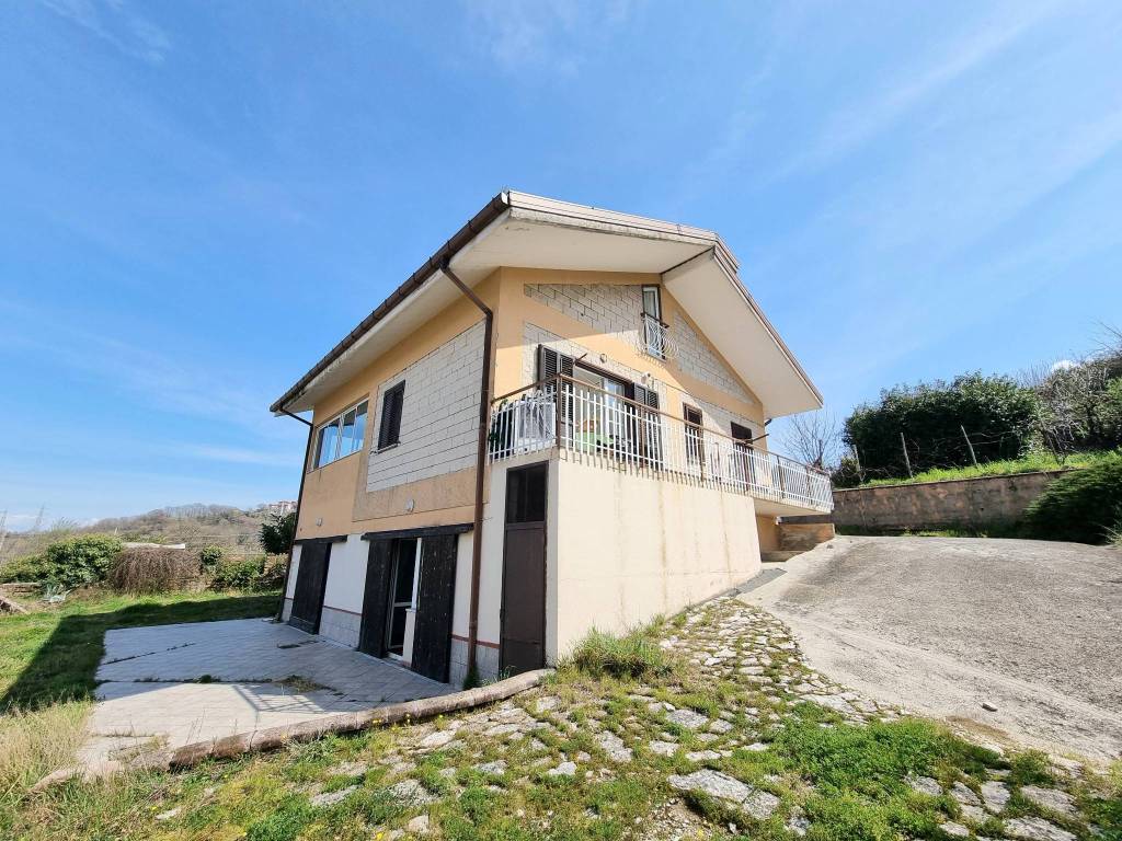 Villa a Manocalzati in Via San Prisco - Foto 3