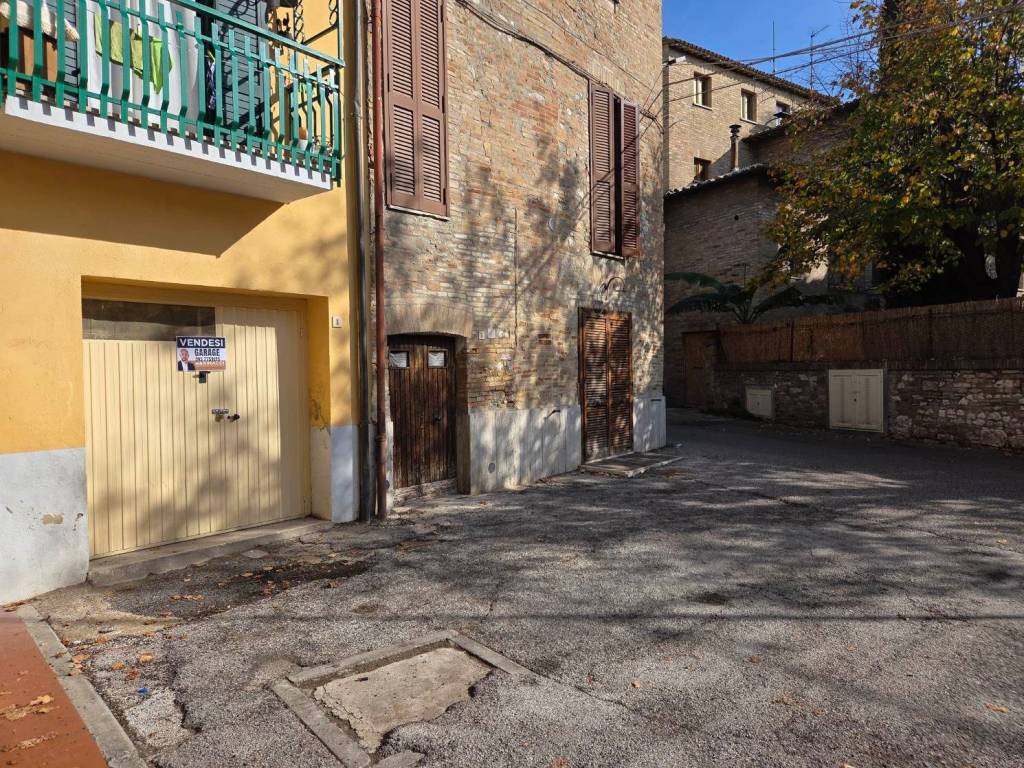 Box / garage a Assisi in Via Becchetti - Foto 2