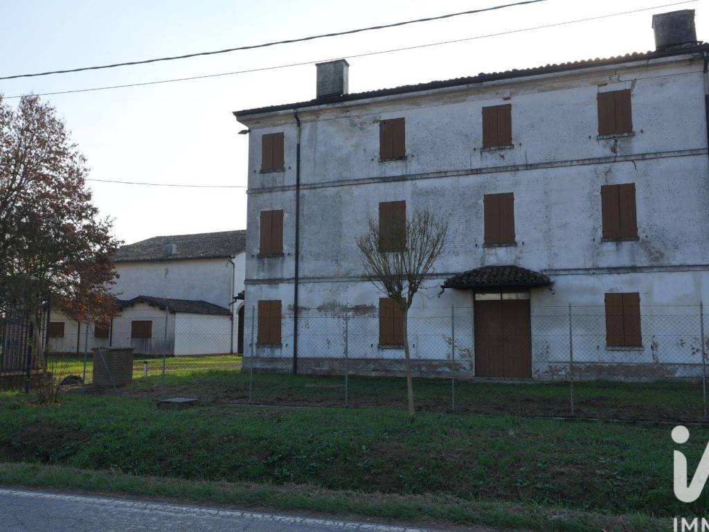 Villa a Cavezzo in Via Di Sotto, 61 - Foto 2