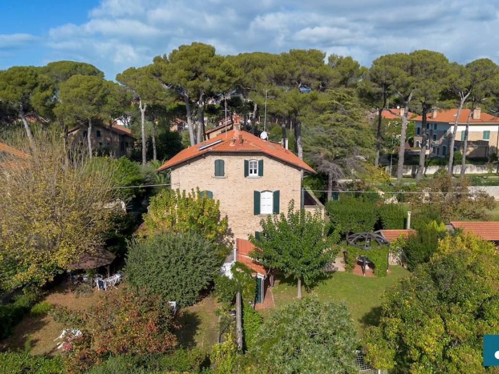 Villa a Rosignano marittimo in Via Dante Alighieri, 26 - Foto 4