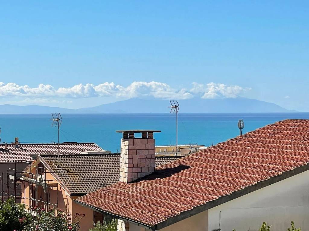 Appartamento a San vincenzo in Via Ugo Foscolo, 10 - Foto 2