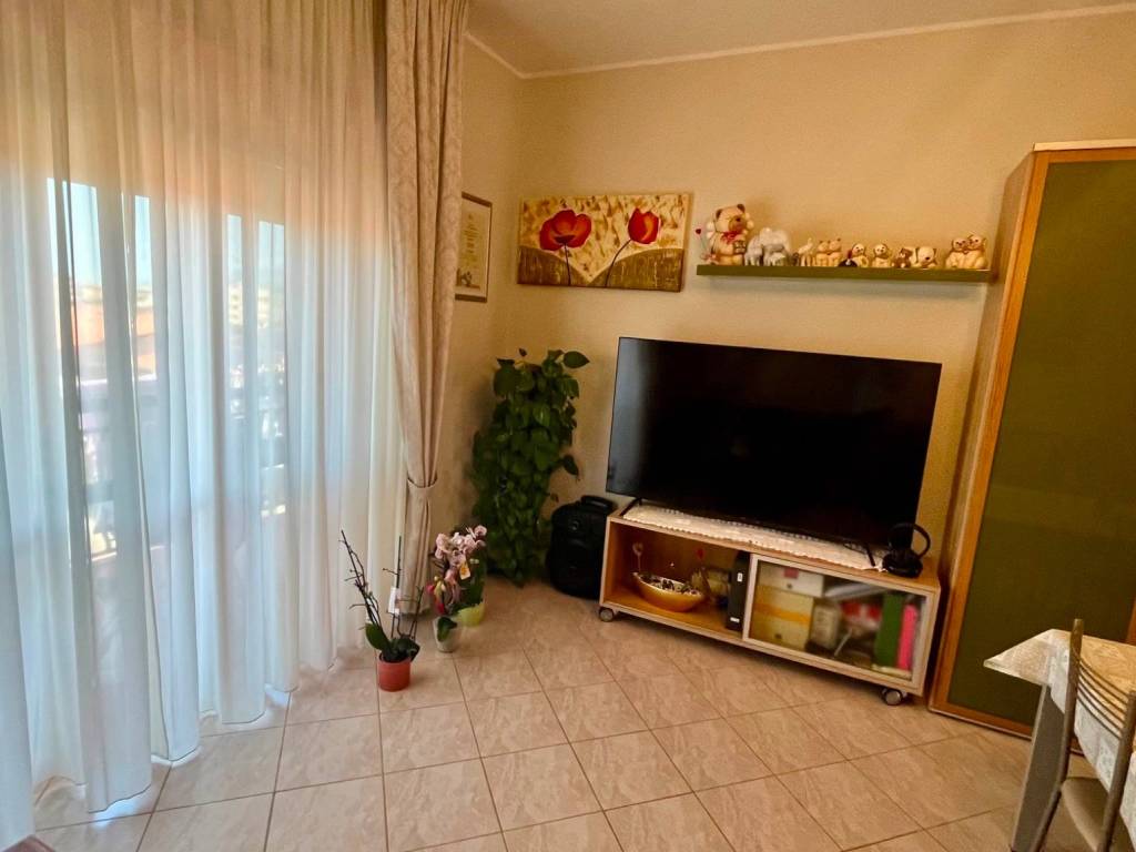 Appartamento a Fondi in Via Gaetano Donizetti - Foto 2