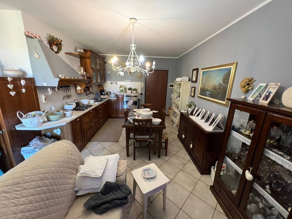 Appartamento a Cadrezzate con osmate in Via Guglielmo Marconi - Foto 5