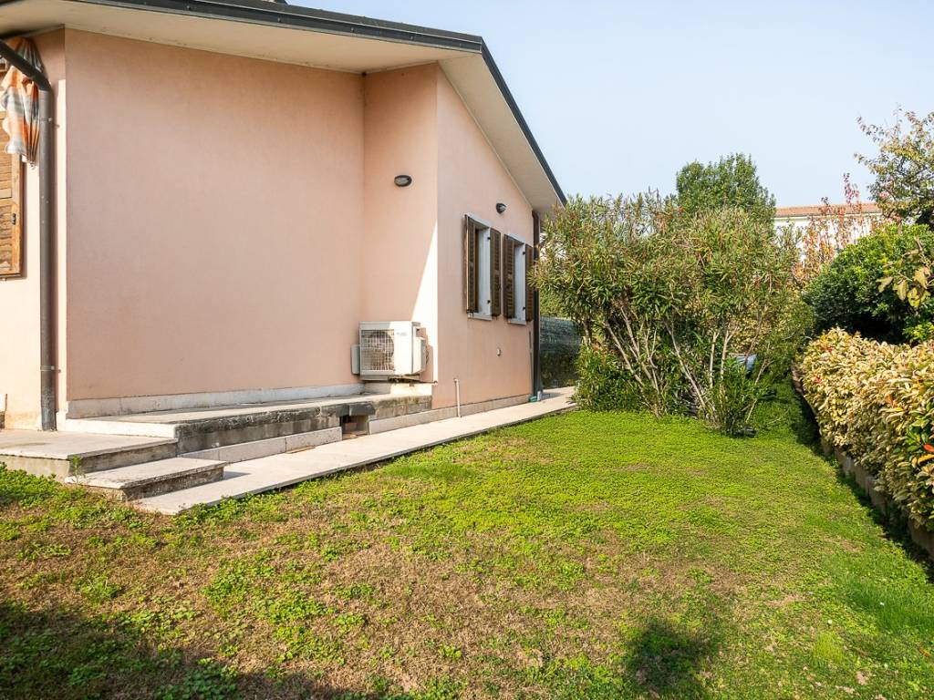 Villa a Colognola ai colli in Via San Pietro, 17 - Foto 2