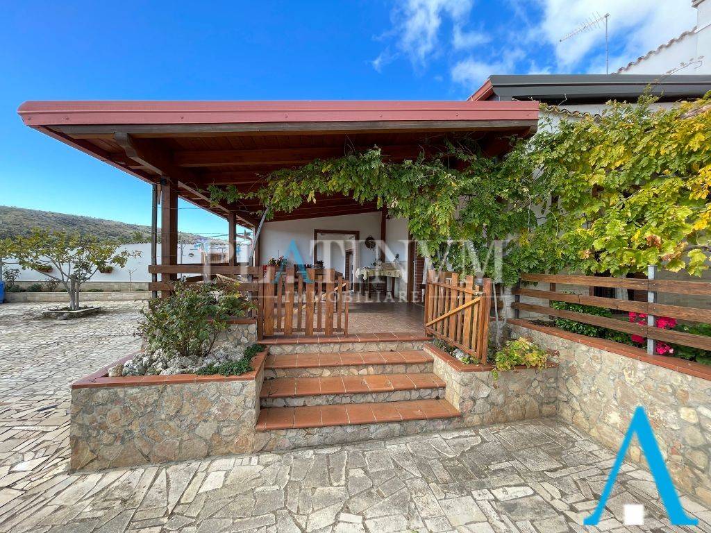 Villa a San giovanni rotondo in Contrada Pantano di Sant'Egidio - Foto 2