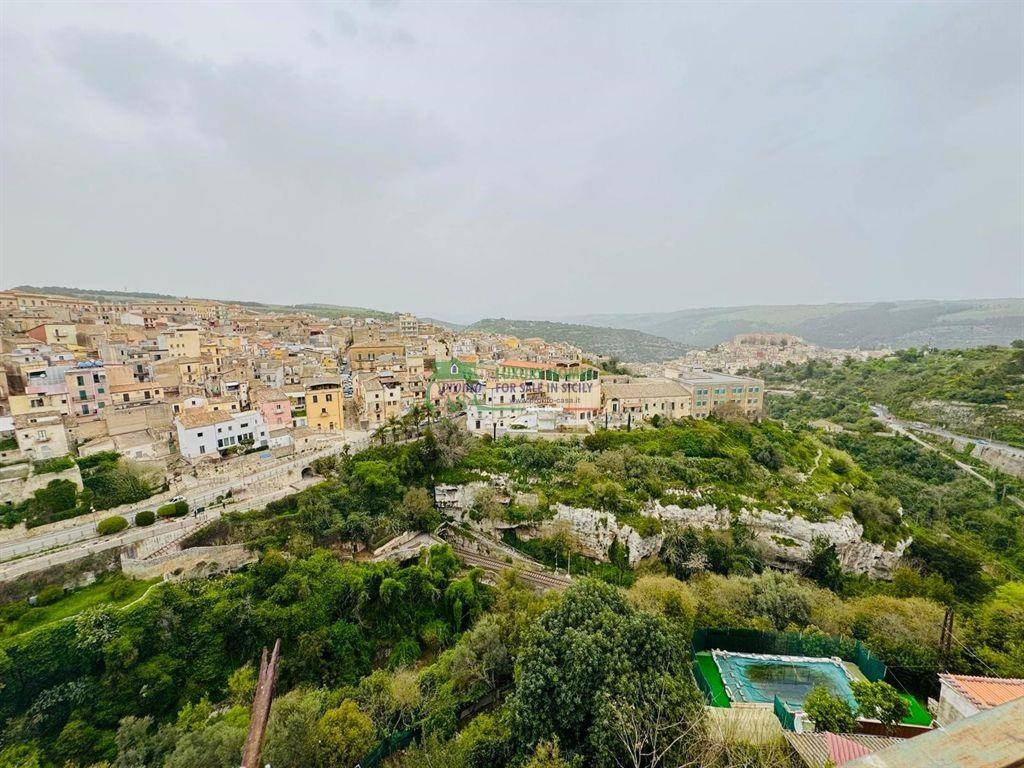 Appartamento a Ragusa in VIA FOGAZZARO - Foto 4