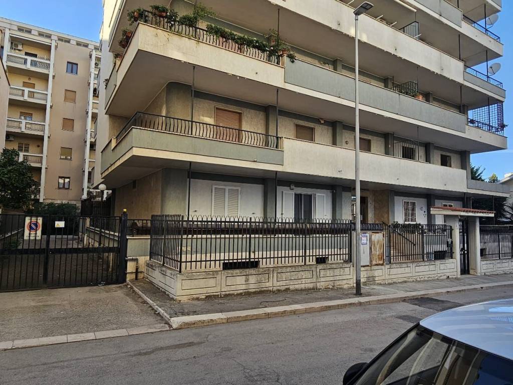 Box / garage a Cerignola in Via Trapani, 27 - Foto 2