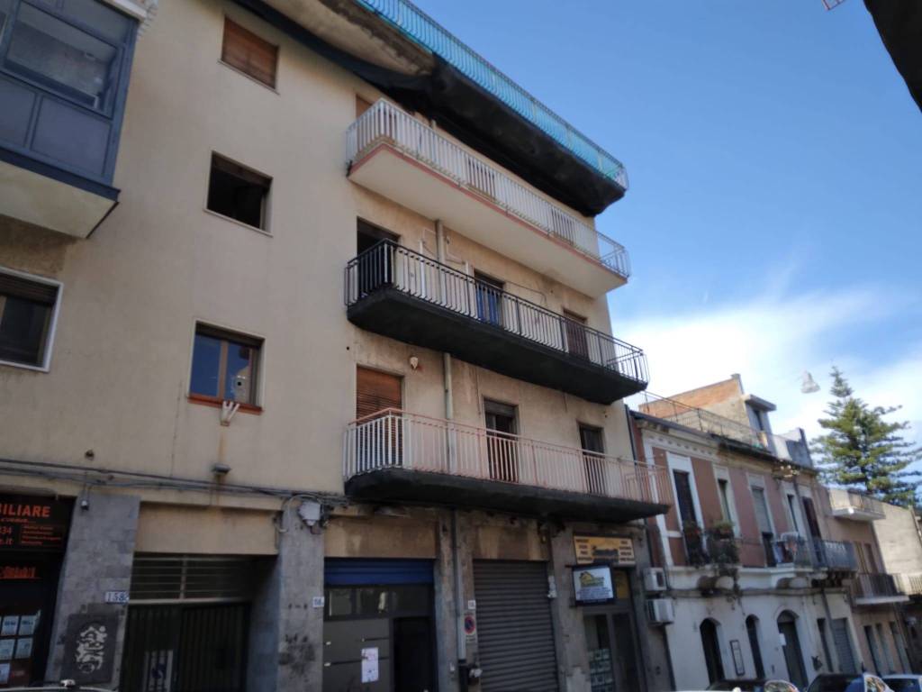 Appartamento a Acireale in Via Paolo Vasta - Foto 4