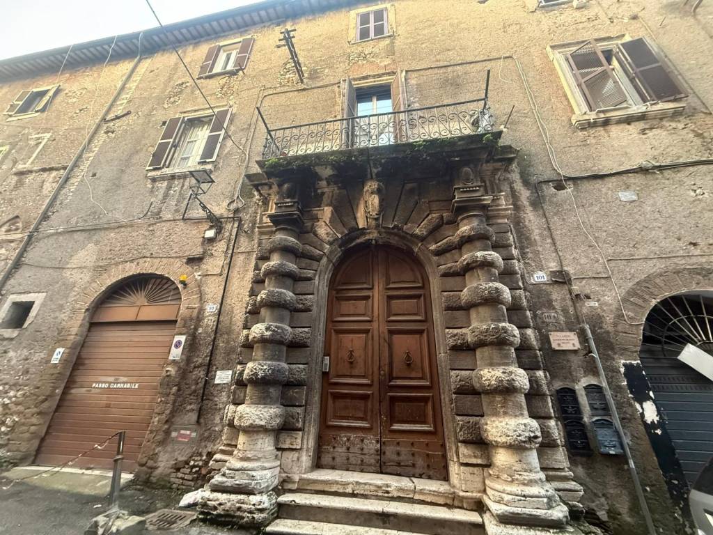 Appartamento a Tivoli in via domenico giuliani, 101 - Foto 2