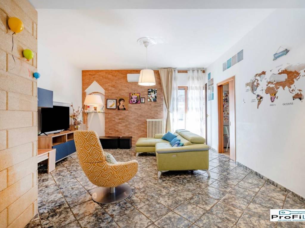 Appartamento a Santeramo in colle in Via Matera, 46 - Foto 2